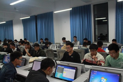 第二屆安徽省大學(xué)生先進(jìn)成圖技術(shù)與產(chǎn)品信息建模創(chuàng)新大賽機(jī)械類(lèi)校內(nèi)選拔賽圓滿落幕 計(jì)算機(jī)信息技術(shù)賦能現(xiàn)代工程圖學(xué)教育